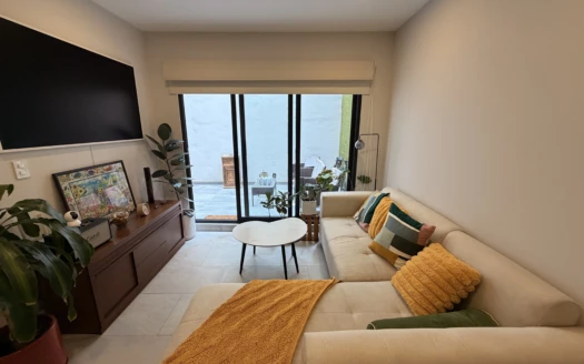 Departamento con terraza en venta en Miravalle